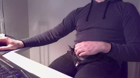 clamshive7 online show from March 23, 7:52 pm