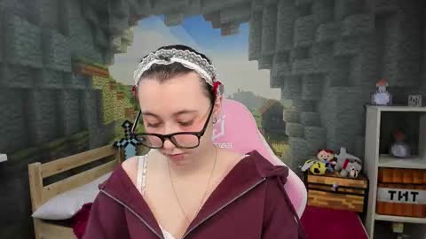 clarabenson online show from January 8, 6:58 pm