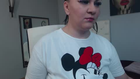Clara online show from October 6, 10:38 pm
