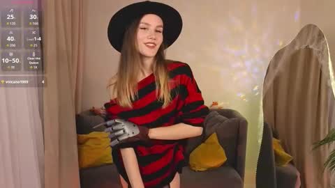 Claire online show from October 31, 2:06 pm