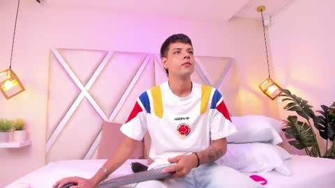 Clarentz bby online show from July 7, 6:04 am