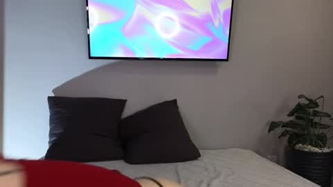 Snapshot of clarewoods chatting on October 28, 6:03 am Sophie online show from October 28, 6:03 am