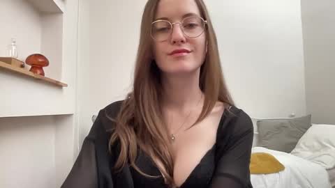 classyandgirly online show from April 15, 7:06 pm