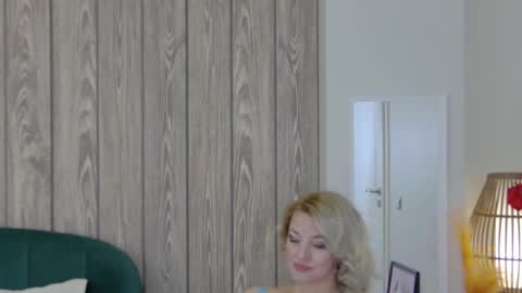 Classy Tinna online show from February 12, 7:23 am