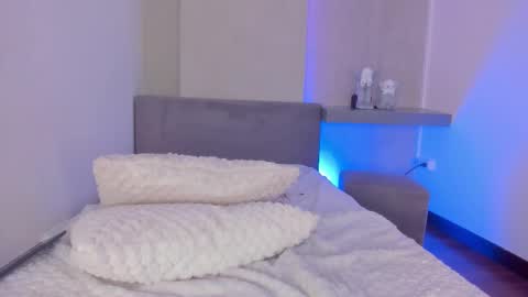 . Cleo Jhonson . online show from February 3, 2:53 am