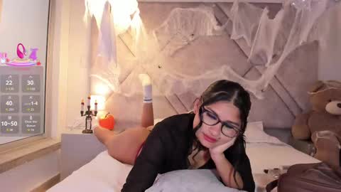 Cleopatra online show from October 27, 8:53 pm