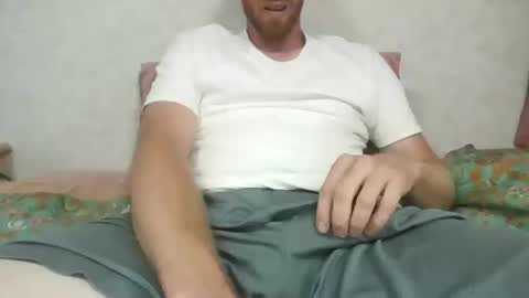 Snapshot of clifford434 chatting on October 13, 3:30 am clifford434 online show from October 13, 3:30 am