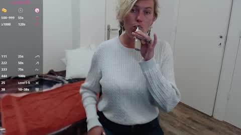 Syl  online show from September 10, 5:58 pm