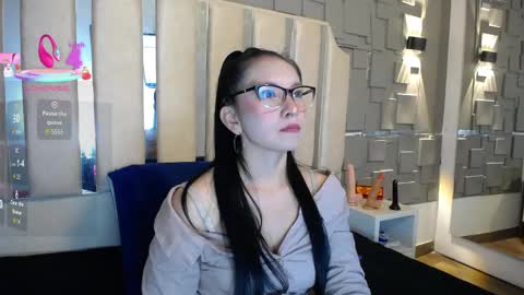 Cloe online show from May 8, 9:20 pm