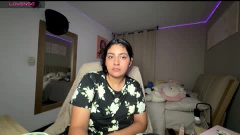 Snapshot of cloe_small08 chatting on October 6, 3:46 am cloe small online show from October 6, 3:46 am