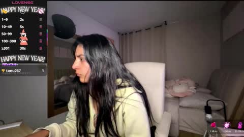 Snapshot of cloe_small08 chatting on October 22, 1:20 am cloe small online show from October 22, 1:20 am