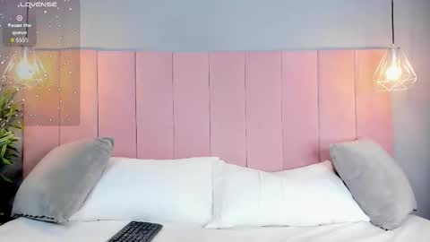 C L O E  online show from October 31, 5:30 am