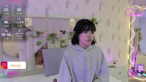cloee_tay1 online show from August 8, 11:53 am