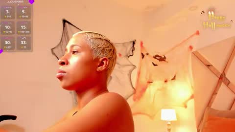 Snapshot of cloemorwen chatting on October 22, 10:22 pm Cloe online show from October 22, 10:22 pm