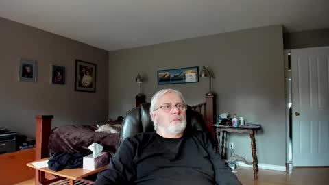 cloudalert62 online show from December 15, 7:53 pm