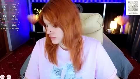 clumsy_nana online show from February 16, 1:31 pm