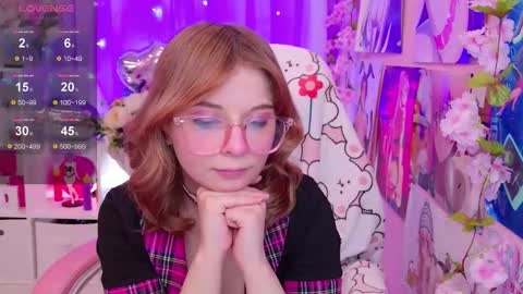 Mia online show from February 5, 9:07 pm