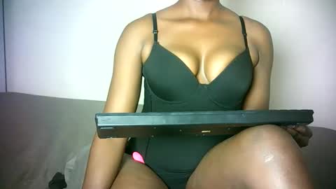 cocooakiss online show from May 26, 6:25 pm