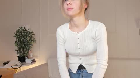 Kate  online show from March 18, 7:25 am