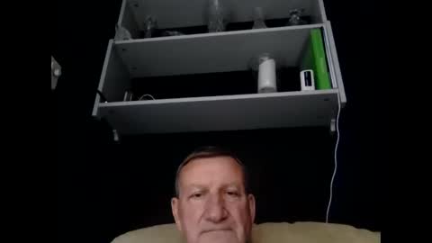 Snapshot of colinbeech chatting on September 30, 12:48 pm colinbeech online show from September 30, 12:48 pm