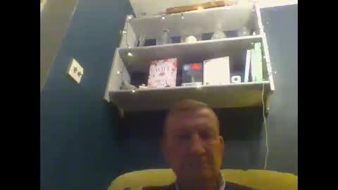 Snapshot of colinbeech chatting on December 30, 4:18 pm colinbeech online show from December 30, 4:18 pm