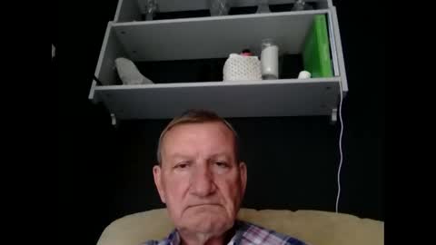 Snapshot of colinbeech chatting on October 7, 12:45 pm colinbeech online show from October 7, 12:45 pm