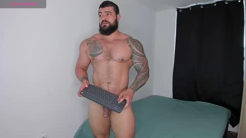 college_muscle_ass online show from December 5, 8:28 pm