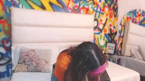 valentina online show from February 9, 3:15 pm