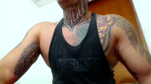 Snapshot of colombian_monster_cock chatting on February 11, 5:50 pm camilo online show from February 11, 5:50 pm