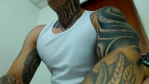 Snapshot of colombian_monster_cock chatting on September 9, 5:51 am camilo online show from September 9, 5:51 am