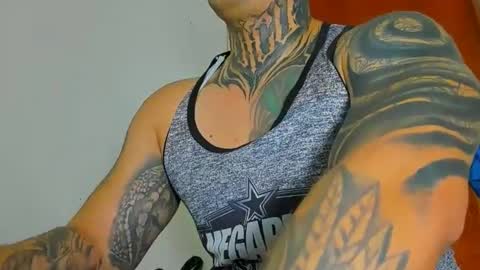 Snapshot of colombian_monster_cock chatting on September 23, 2:05 am camilo online show from September 23, 2:05 am