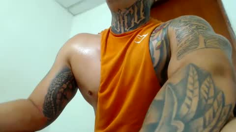 Snapshot of colombian_monster_cock chatting on February 28, 4:43 am camilo online show from February 28, 4:43 am