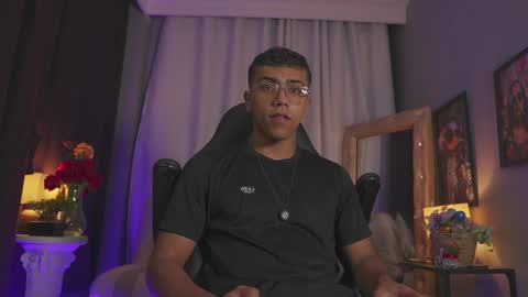 colstorw_ online show from April 7, 10:39 am