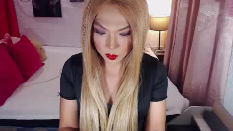QUEEN SABRINA online show from July 4, 10:08 am