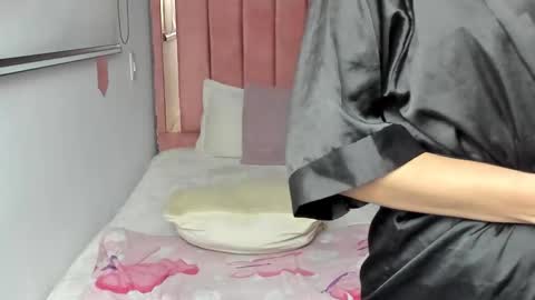 C O N N I E online show from February 21, 1:58 pm