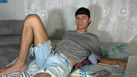 connor_michael online show from November 29, 3:25 am