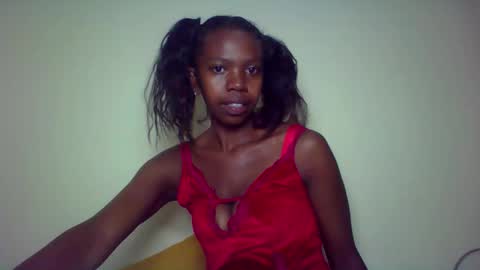 coquine_lara online show from April 21, 2:51 am