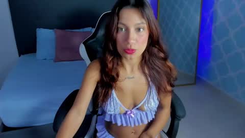 Snapshot of cora22_ chatting on October 21, 1:05 pm CORA online show from October 21, 1:05 pm
