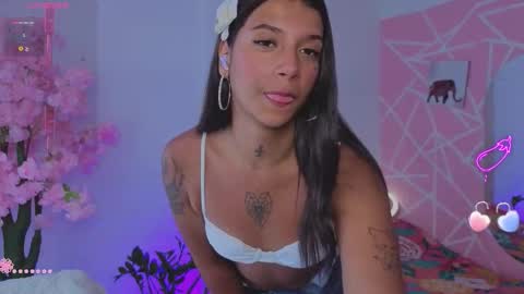 coral_larsson online show from March 15, 4:43 pm