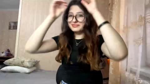 Elisheva online show from November 3, 1:12 pm