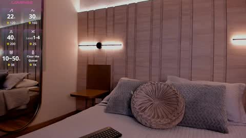 corinabrown_ online show from September 18, 12:42 pm