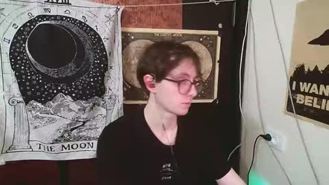 Snapshot of cosmonudes chatting on October 14, 6:22 pm Barry online show from October 14, 6:22 pm