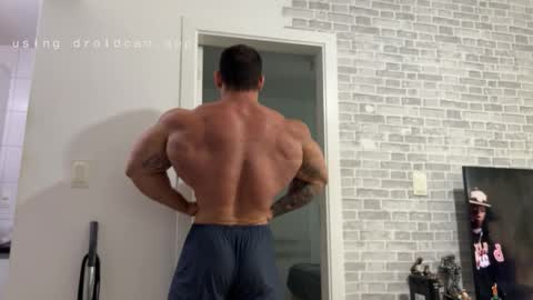 couplemuscle40 online show from February 19, 5:34 pm