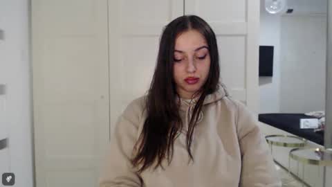 Courtney online show from November 3, 3:13 pm