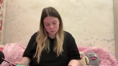 Elise online show from November 17, 12:02 am