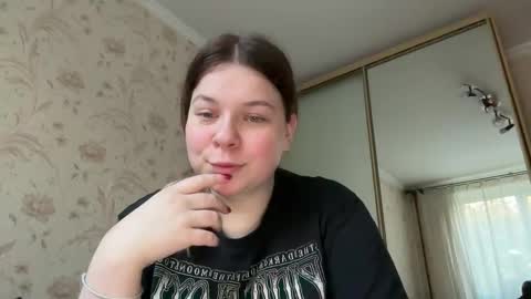 Elise online show from September 26, 12:57 pm