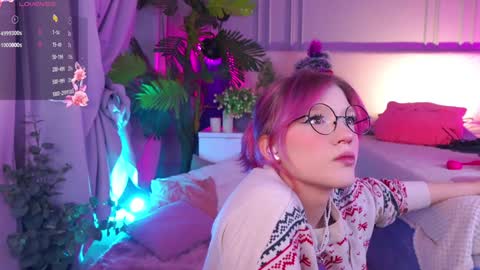 Snapshot of crazy__wine chatting on December 25, 9:43 pm Sonya online show from December 25, 9:43 pm