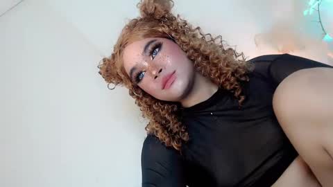 Hot Ayisha online show from February 25, 1:00 pm