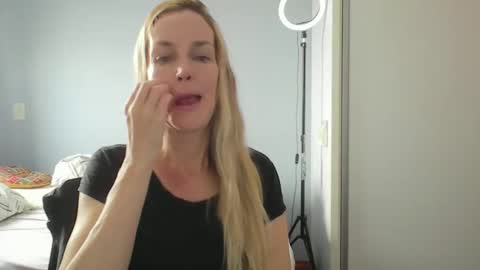 Anny online show from March 5, 11:08 am