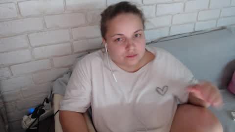 Crazyy Girl  online show from October 31, 3:23 pm